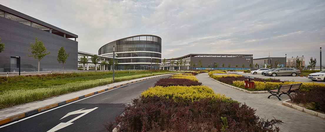 建筑外立面及園區(qū)綠化實景照片 (1).jpg